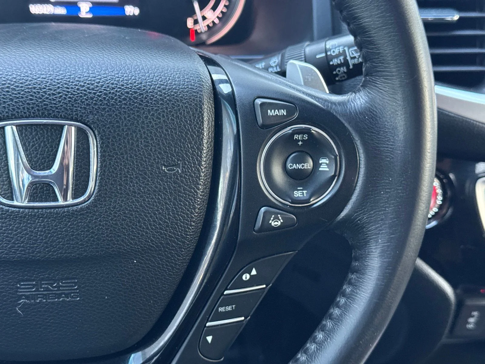 Used 2017 White Diamond Pearl Honda Touring image 42