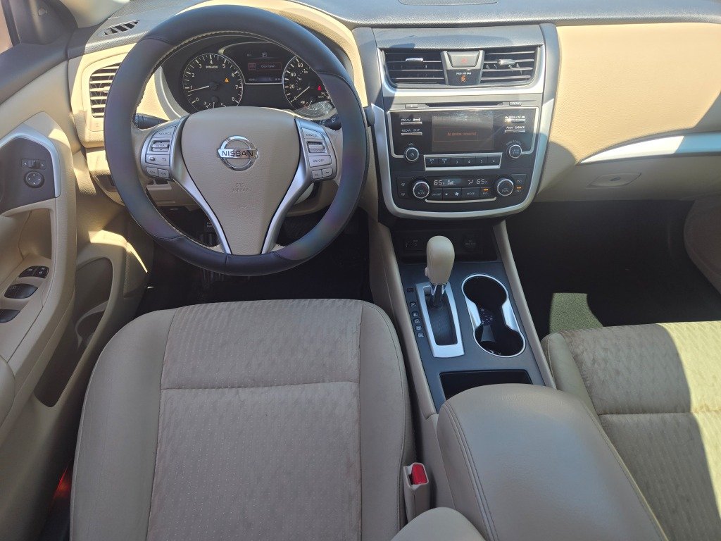 Used 2016 White Nissan 2.5 SV image 16