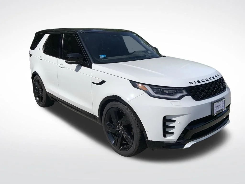 Used 2025 White Land Rover Dynamic SE image 3