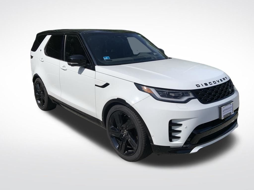 Used 2025 White Land Rover Dynamic SE image 3