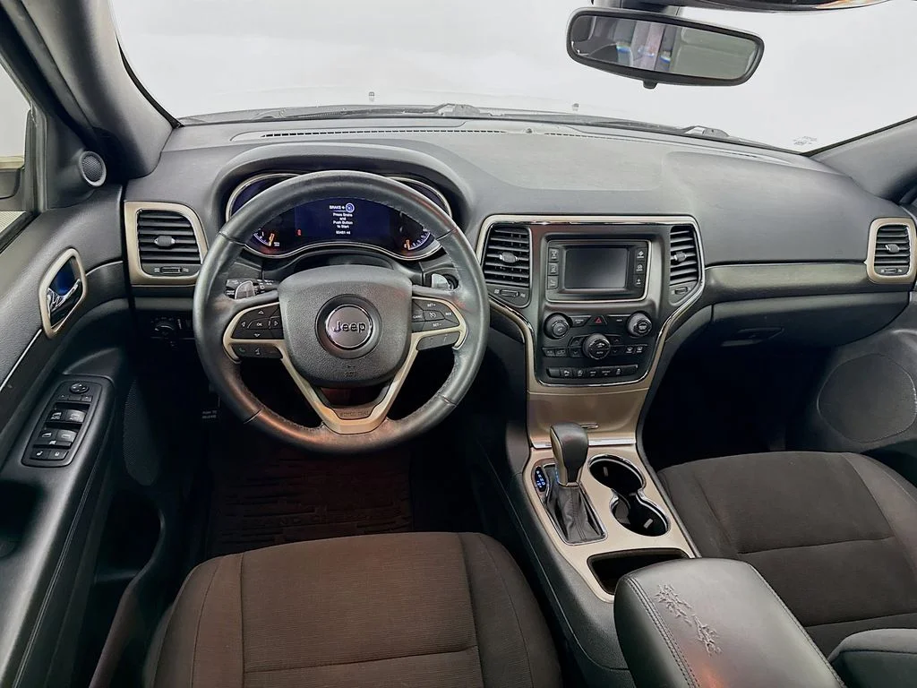 Used 2017 White Jeep Laredo image 21