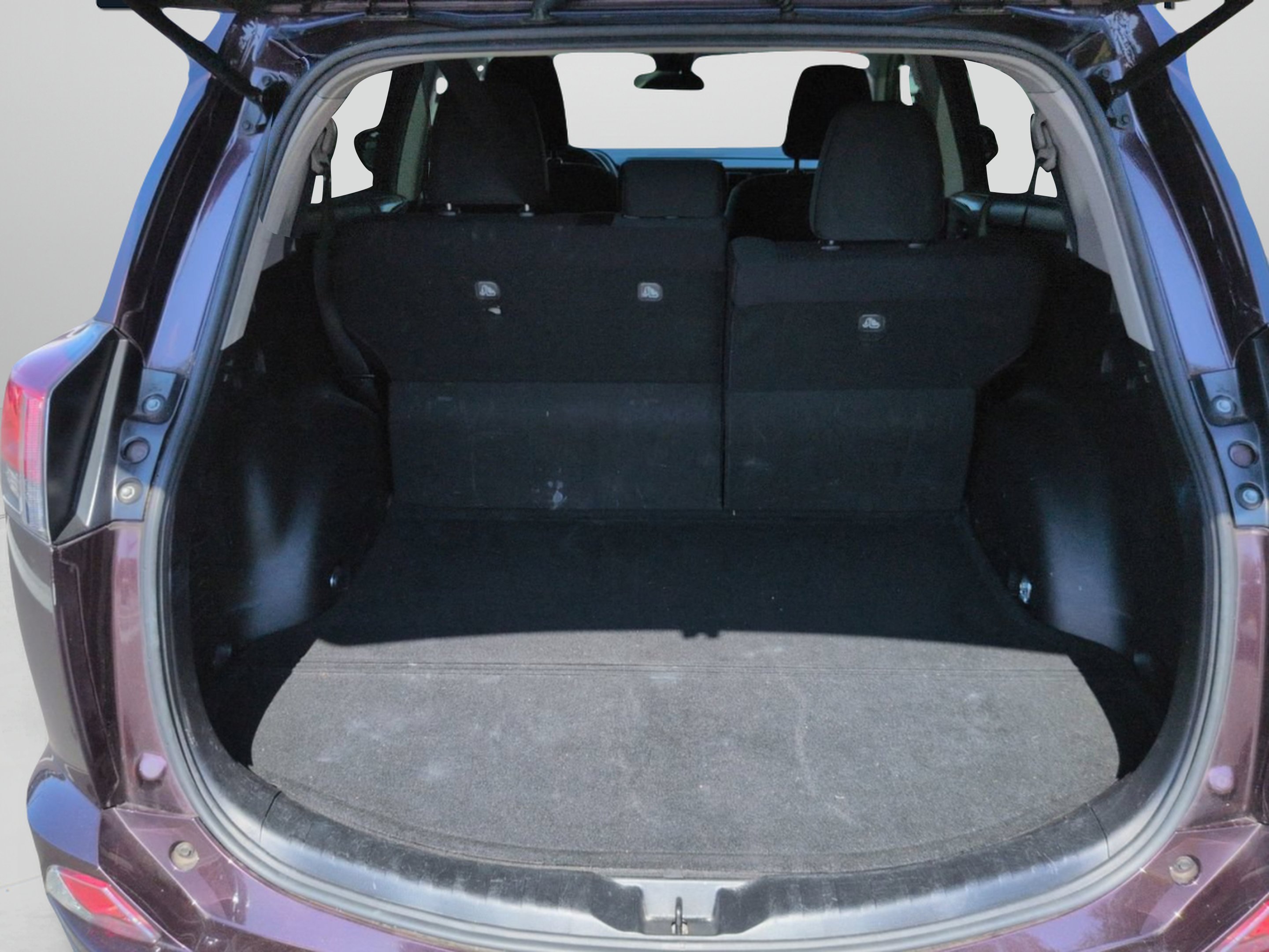 Used 2018 Black Currant Toyota LE image 10