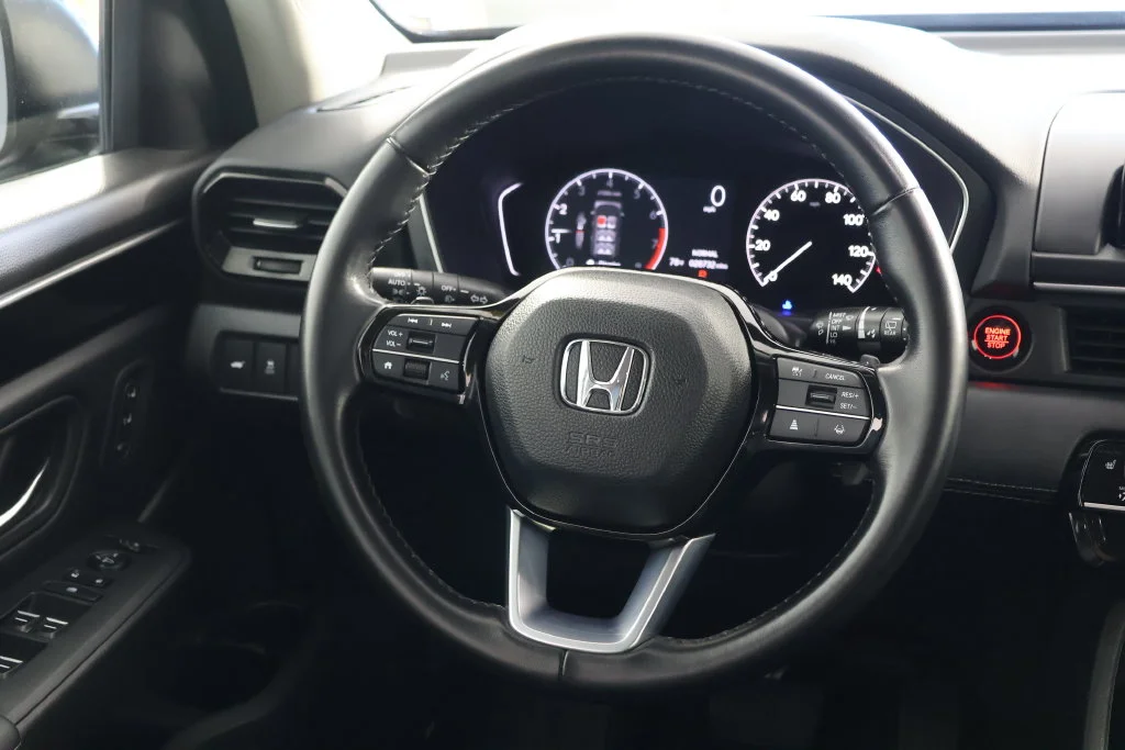 Used 2024 Black Honda EX-L image 10