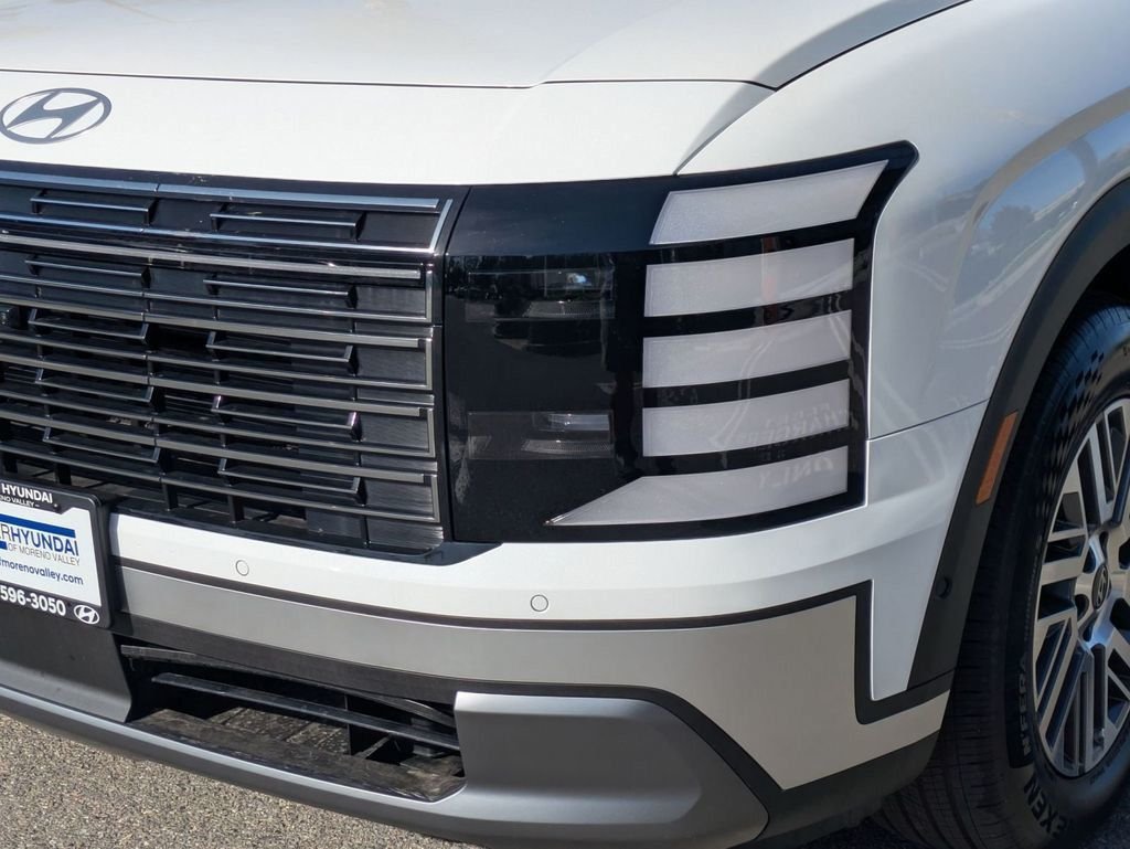 New 2026 White Hyundai SEL Premium image 8