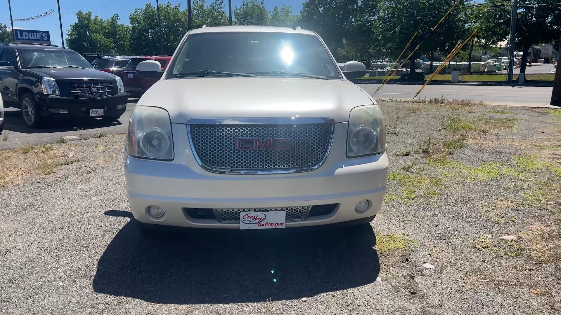 Used 2011 White Gmc DENALI image 2