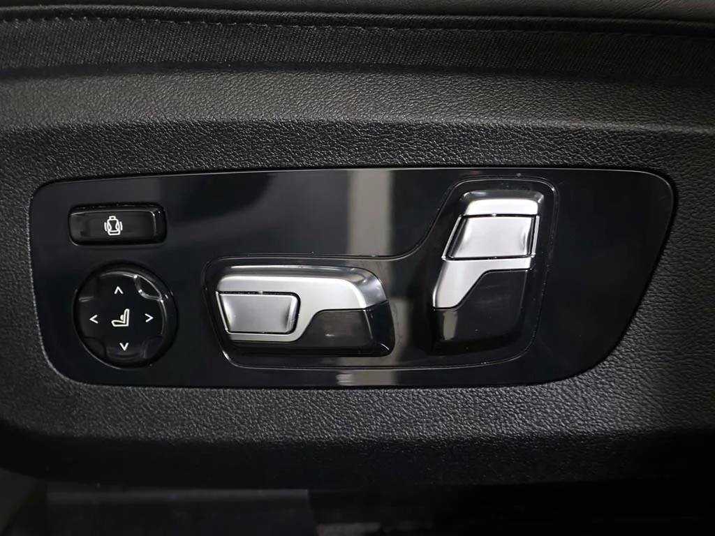 Used 2024 Carbon Black Metallic BMW xDrive40i image 38