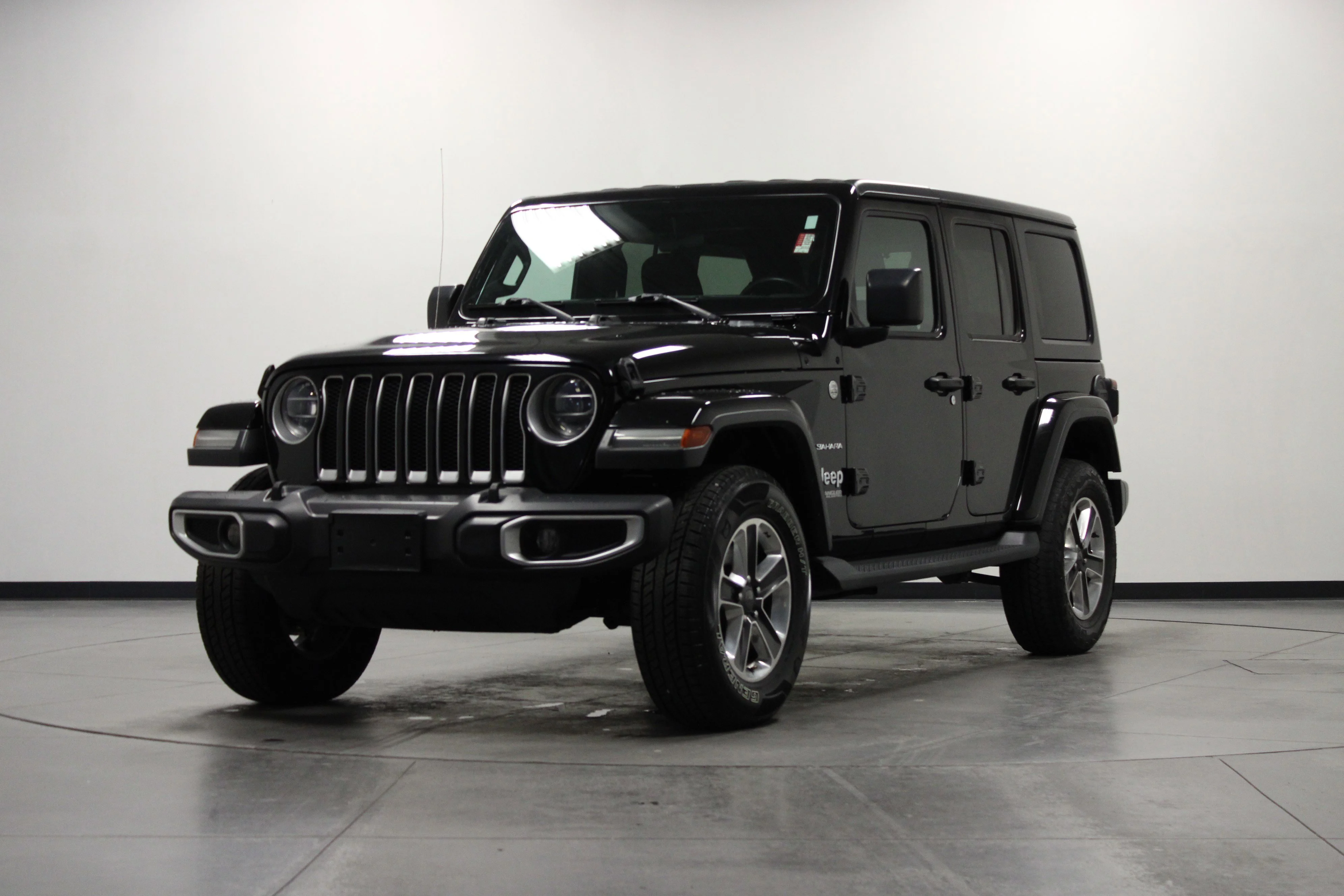 Used 2018 Black Clearcoat Jeep Sahara image 8