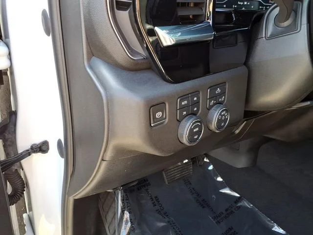 Used 2023 Summit White Chevrolet RST image 17