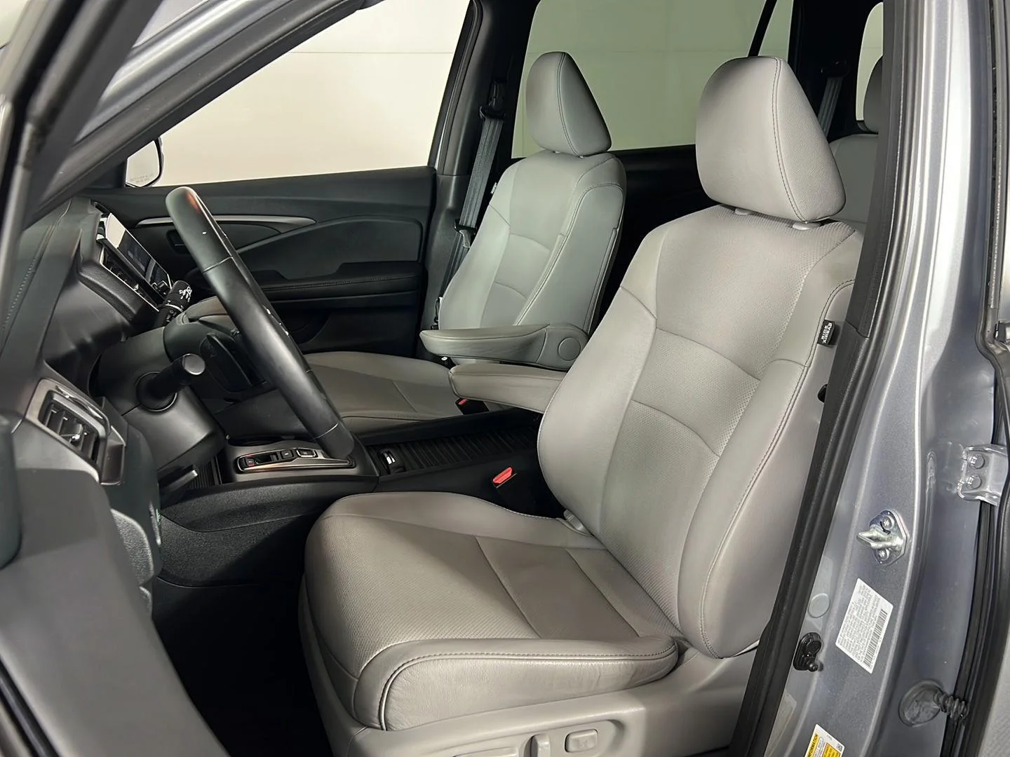 Used 2023 Lunar Silver Metallic Honda EX-L image 16