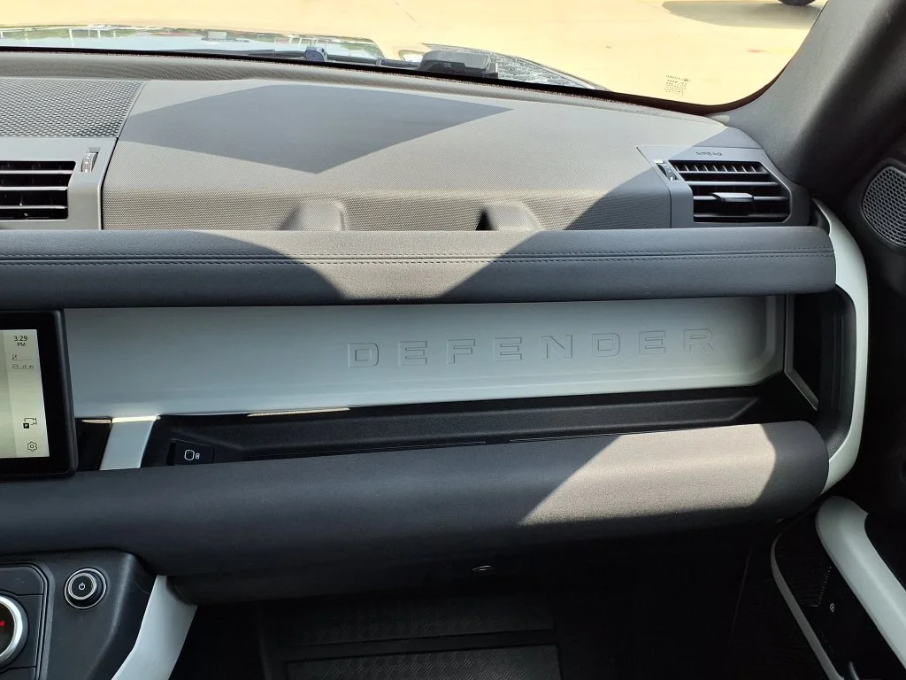 Used 2023 Black Land Rover SE image 33