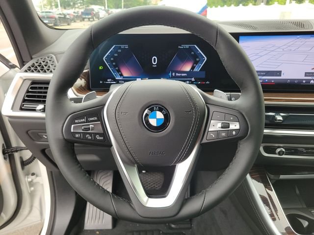 New 2026 White BMW xDrive40i image 33