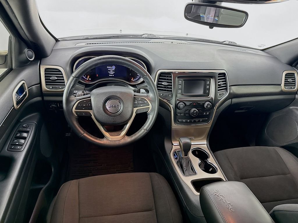 Used 2017 White Jeep Laredo image 21