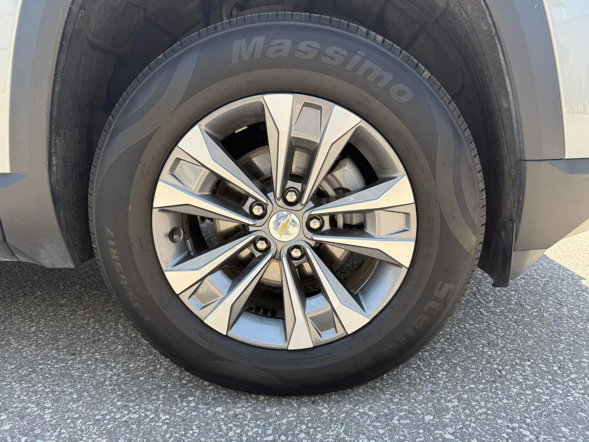 Certified Used 2025 Grey Chevrolet Awd Lt image 12