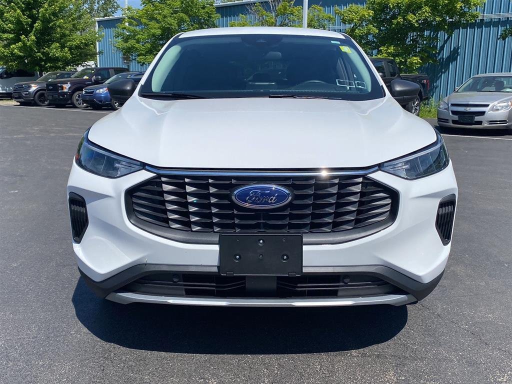 Used 2023 Oxford White Ford Active image 5