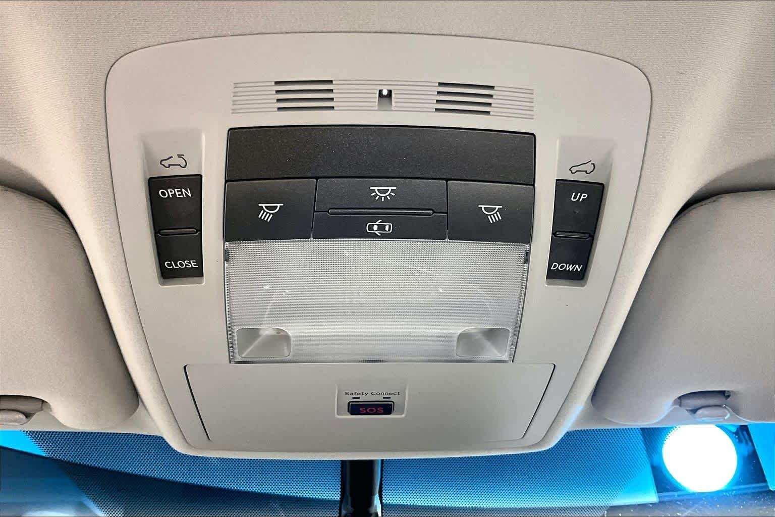 Used 2015 Starfire Pearl Lexus  image 32
