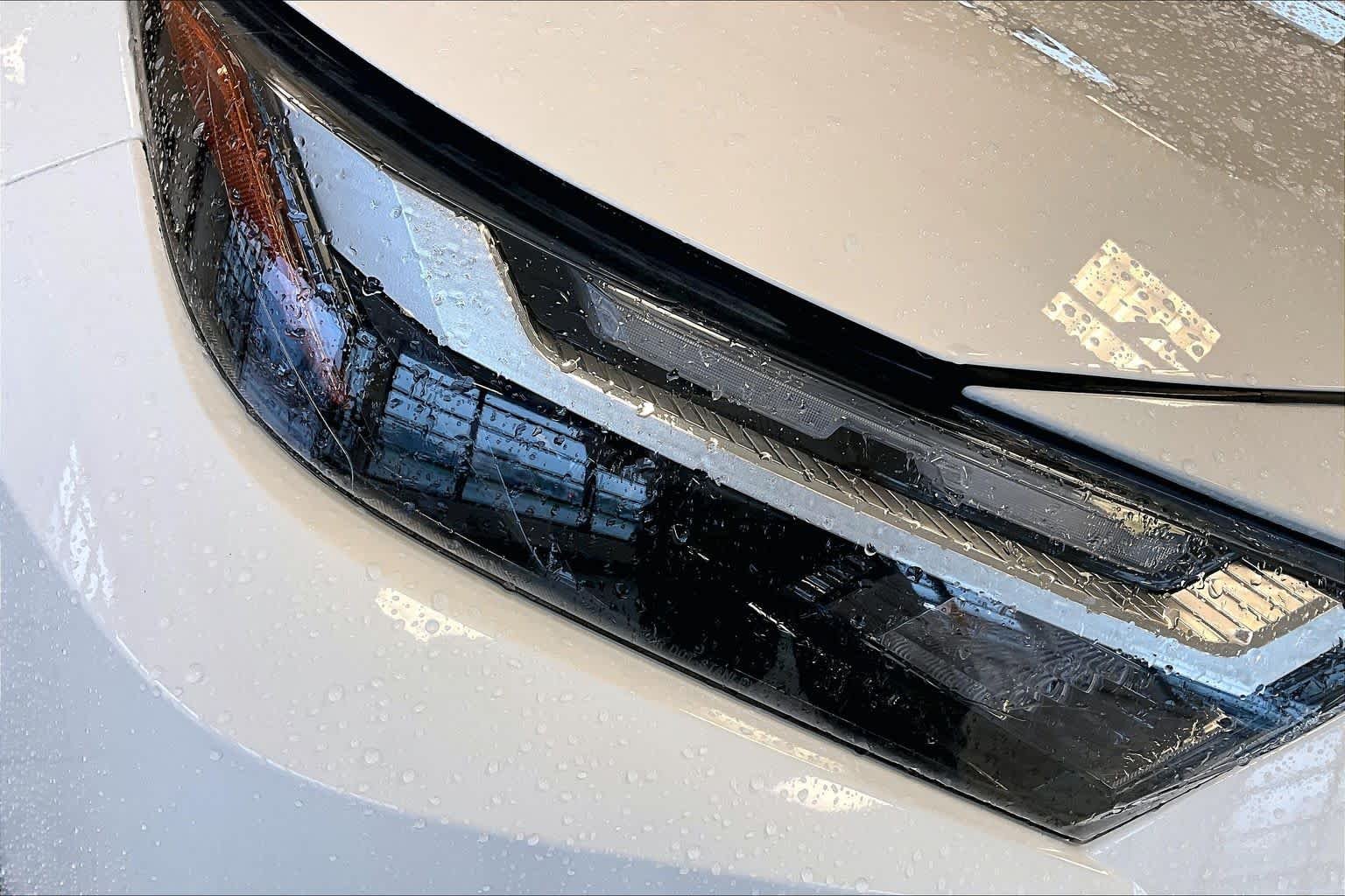 Used 2025 Ice Toyota LE image 26