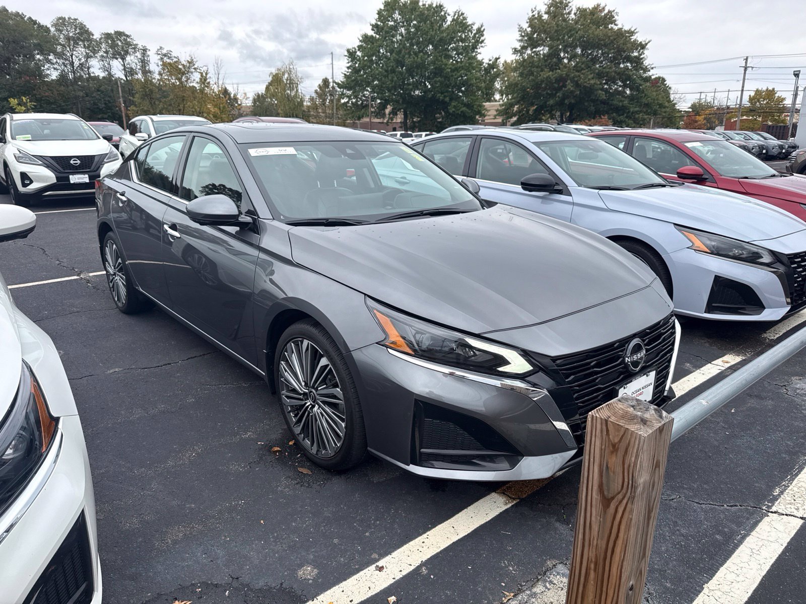 Used 2024 Gun Metallic Nissan 2.5 SL image 4