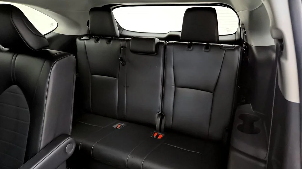 Used 2023 Silver Toyota XLE image 22