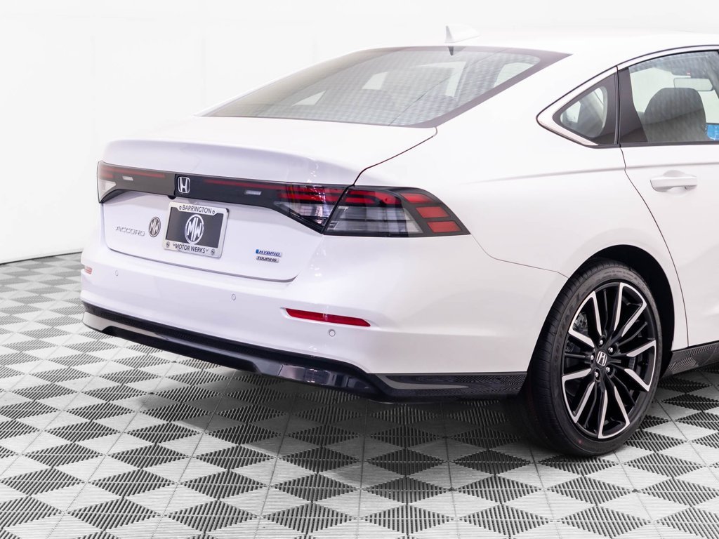 New 2026 Platinum White Pearl Honda Touring image 38