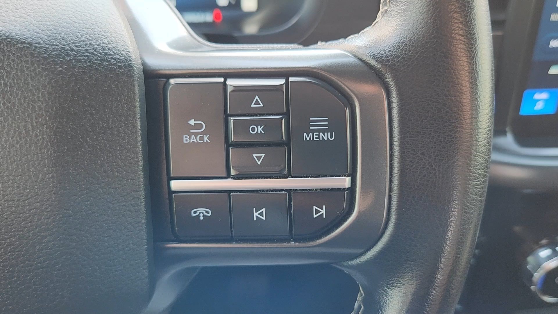 Certified Used 2024 Oxford White Ford XLT image 13