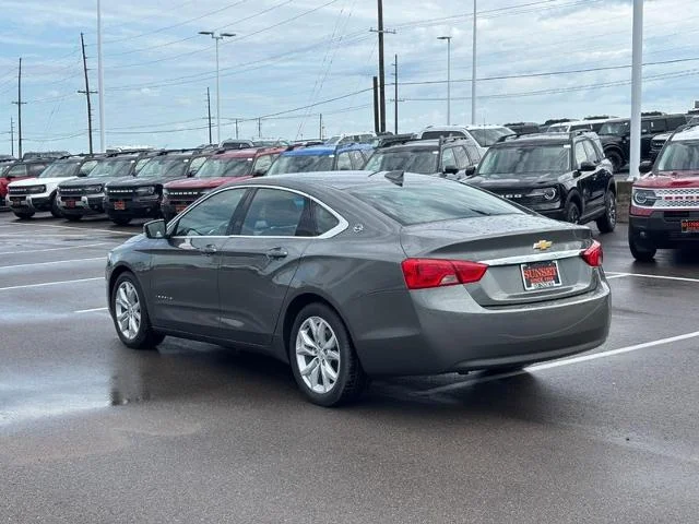Used 2016 Heather Gray Metallic Chevrolet  image 5