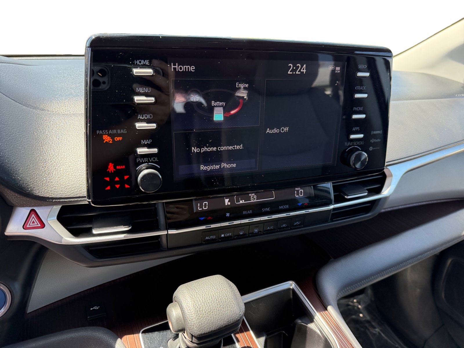 Used 2024 Ice Toyota LE image 12