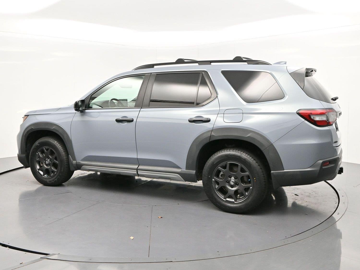 Used 2023 Sonic Gray Pearl Honda TrailSport image 5