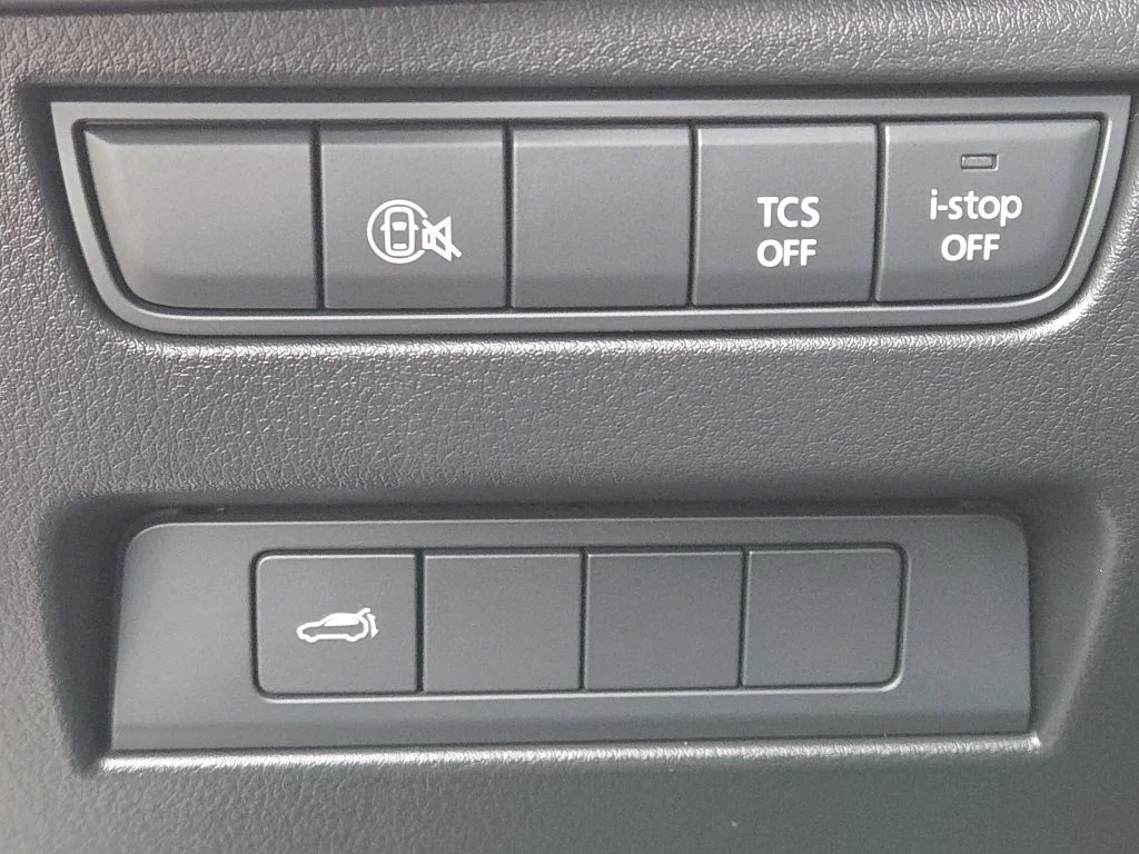 New 2026 White Mazda 3.3 Turbo Select image 8