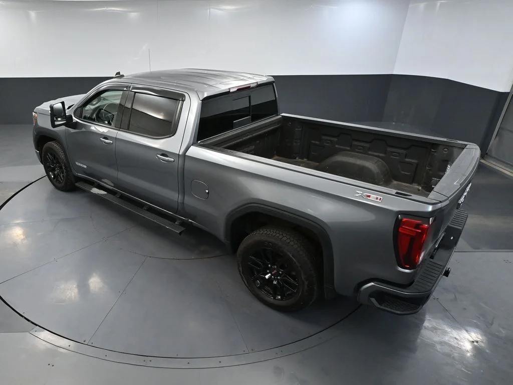 Used 2021 Silver GMC Elevation image 59