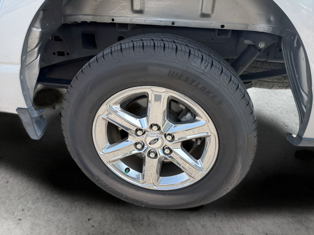 Used 2025 Silver Ford XLT image 43