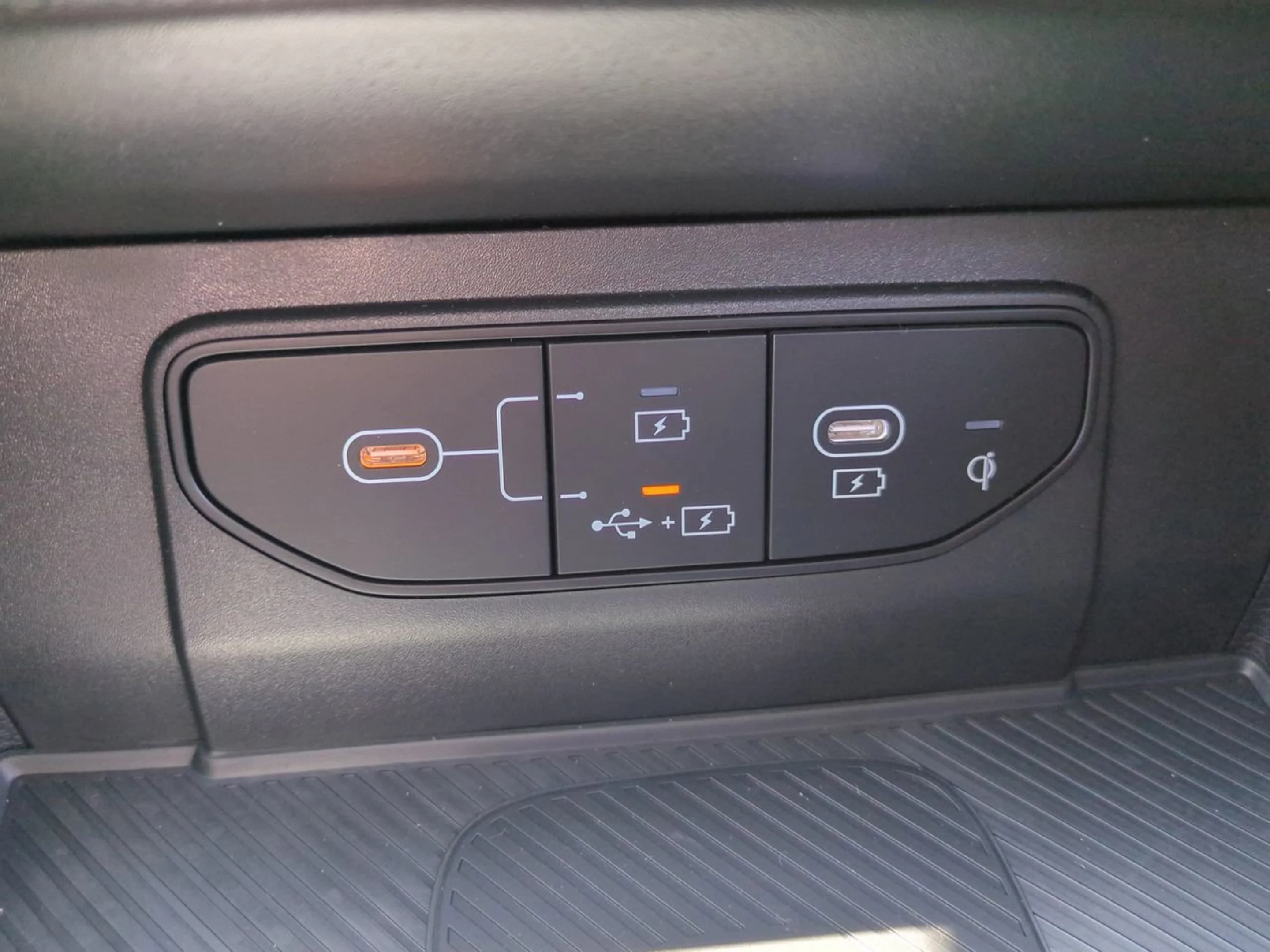 2026 Kia Sportage EX - Photo 32