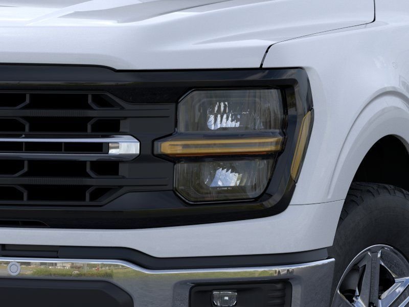 New 2025 Space White Metallic Ford XLT image 18