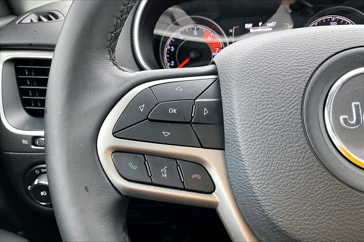 Used 2019 Bright White Clearcoat Jeep Latitude Plus image 23