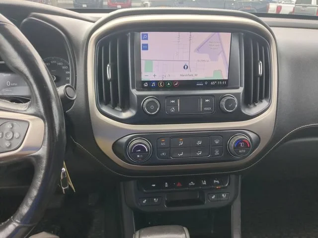 Used 2019 White GMC 4WD Denali image 21