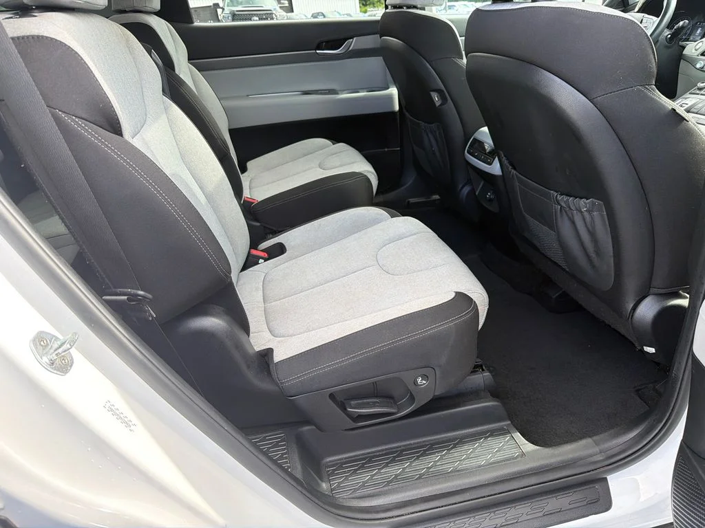 Used 2022 White Hyundai SEL image 15