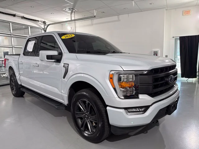 Used 2022 White Ford Lariat image 1