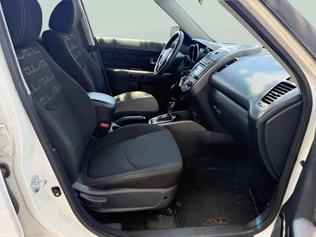 Used 2012 White Kia Plus image 10