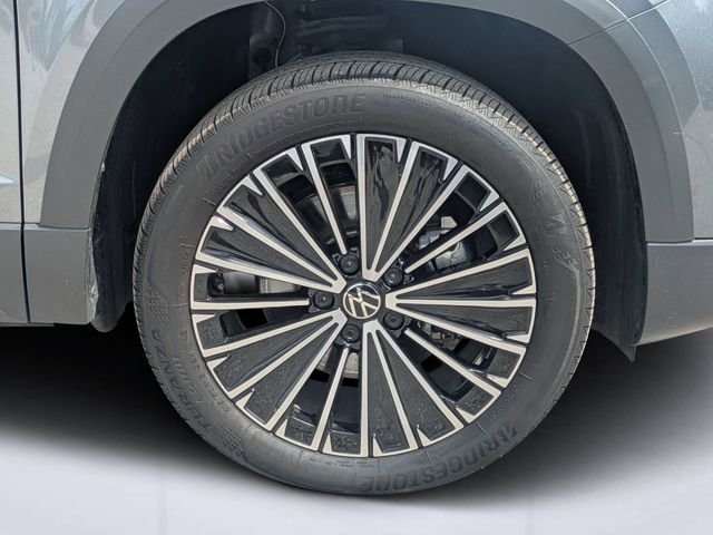 Used 2025 Gray Volkswagen 1.5T SE image 11