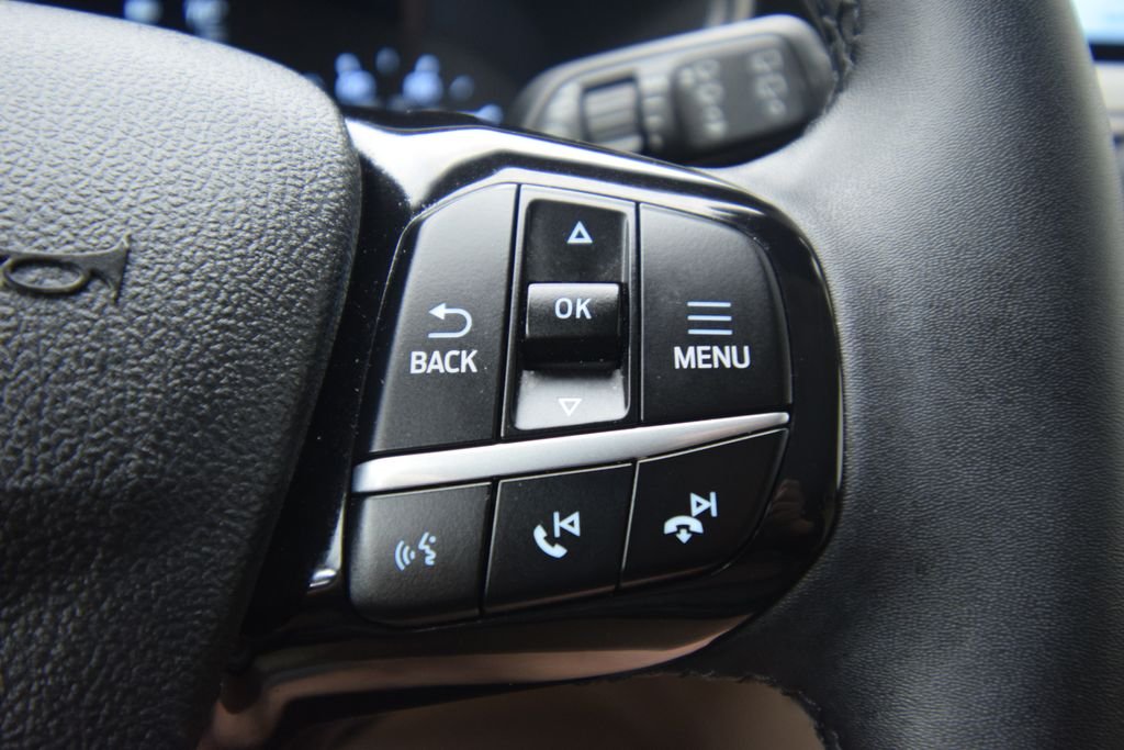 Used 2022 Black Metallic Ford SEL image 35