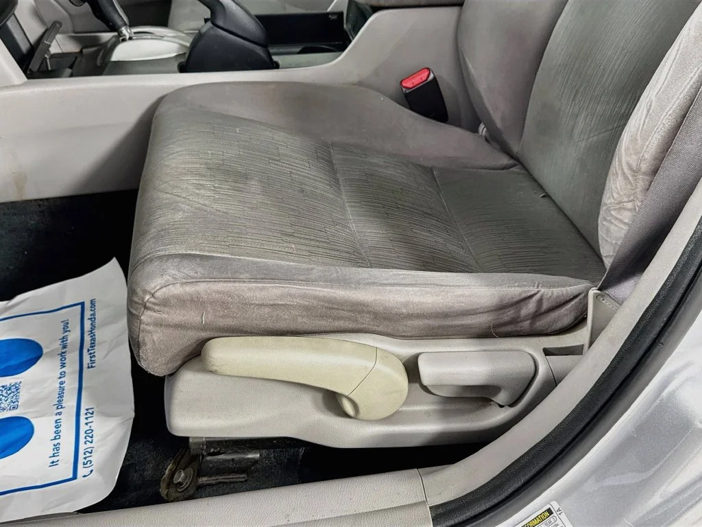 Used 2012 Alabaster Silver Metallic Honda LX image 22