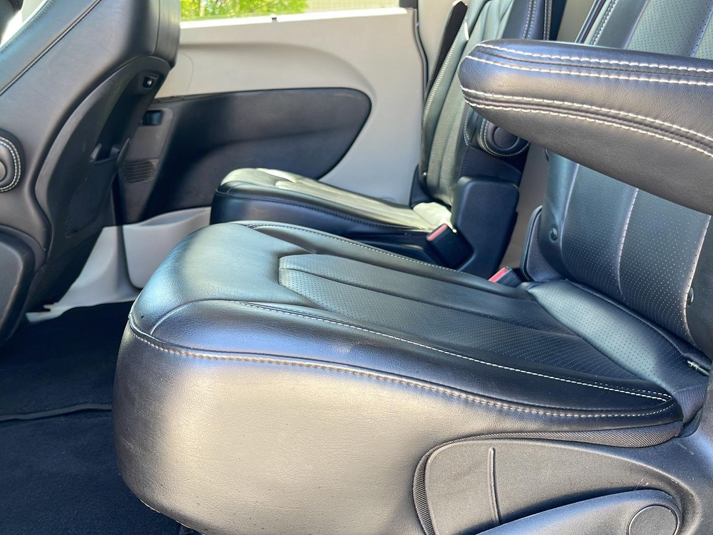 2023 Chrysler Pacifica Touring L - Photo 17