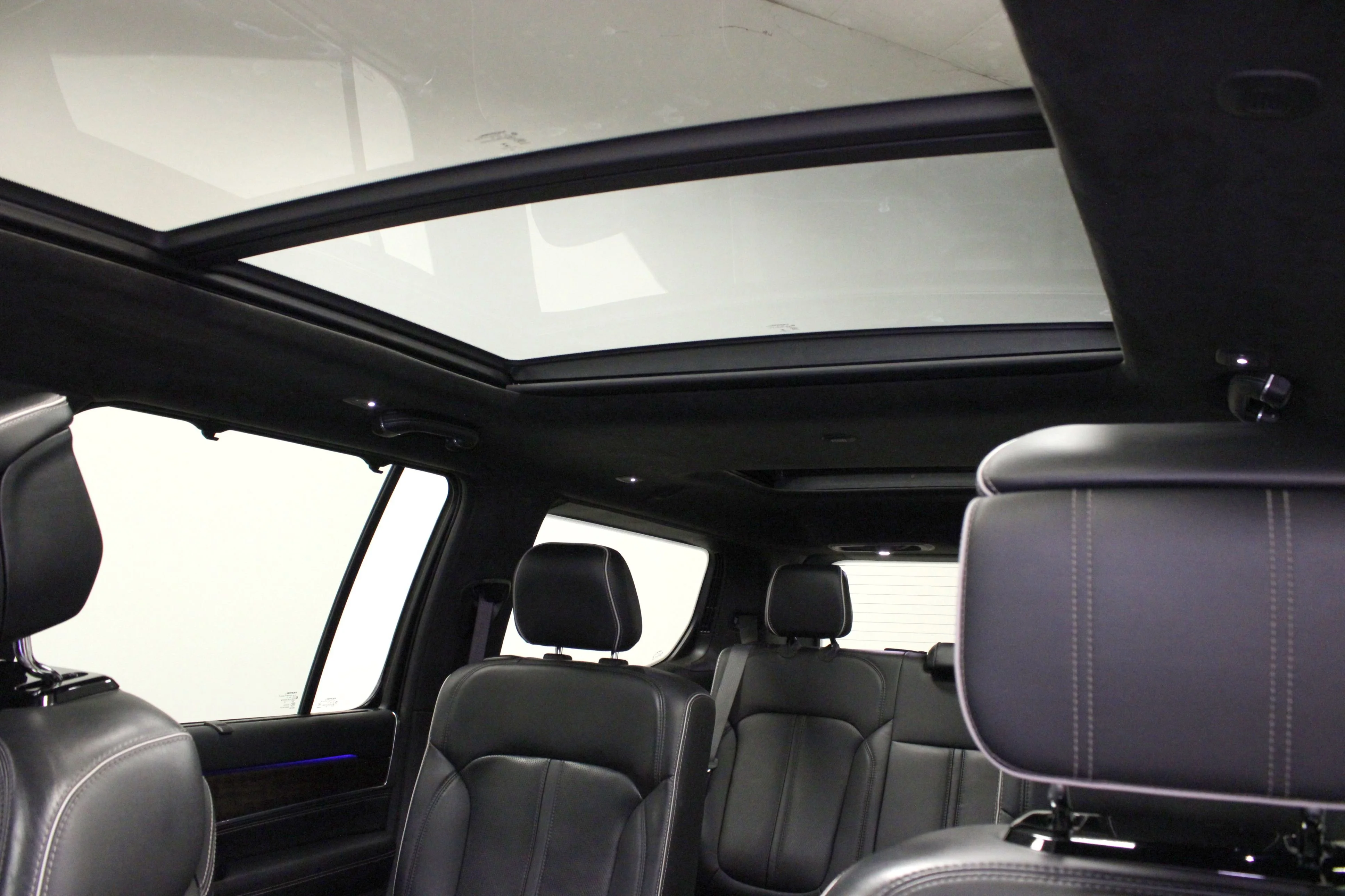 Used 2022 Bright White Clearcoat Jeep Series II image 10