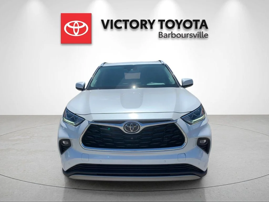 Used 2023 Beige Toyota Platinum image 8