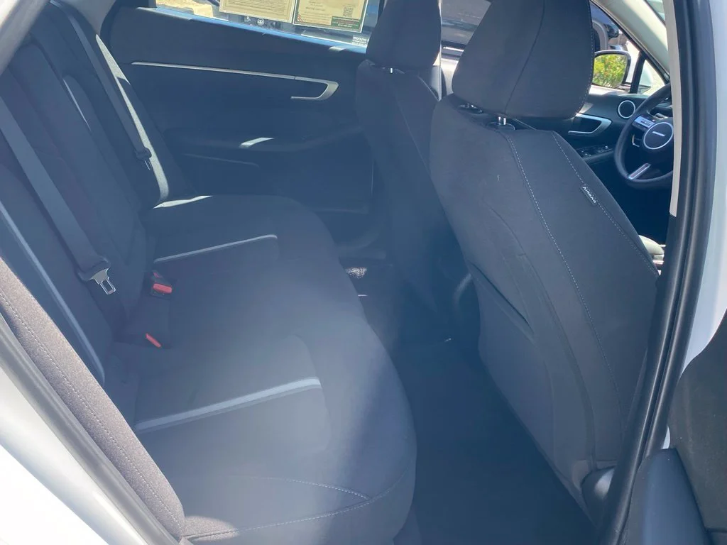 Used 2025 White Hyundai SEL image 14