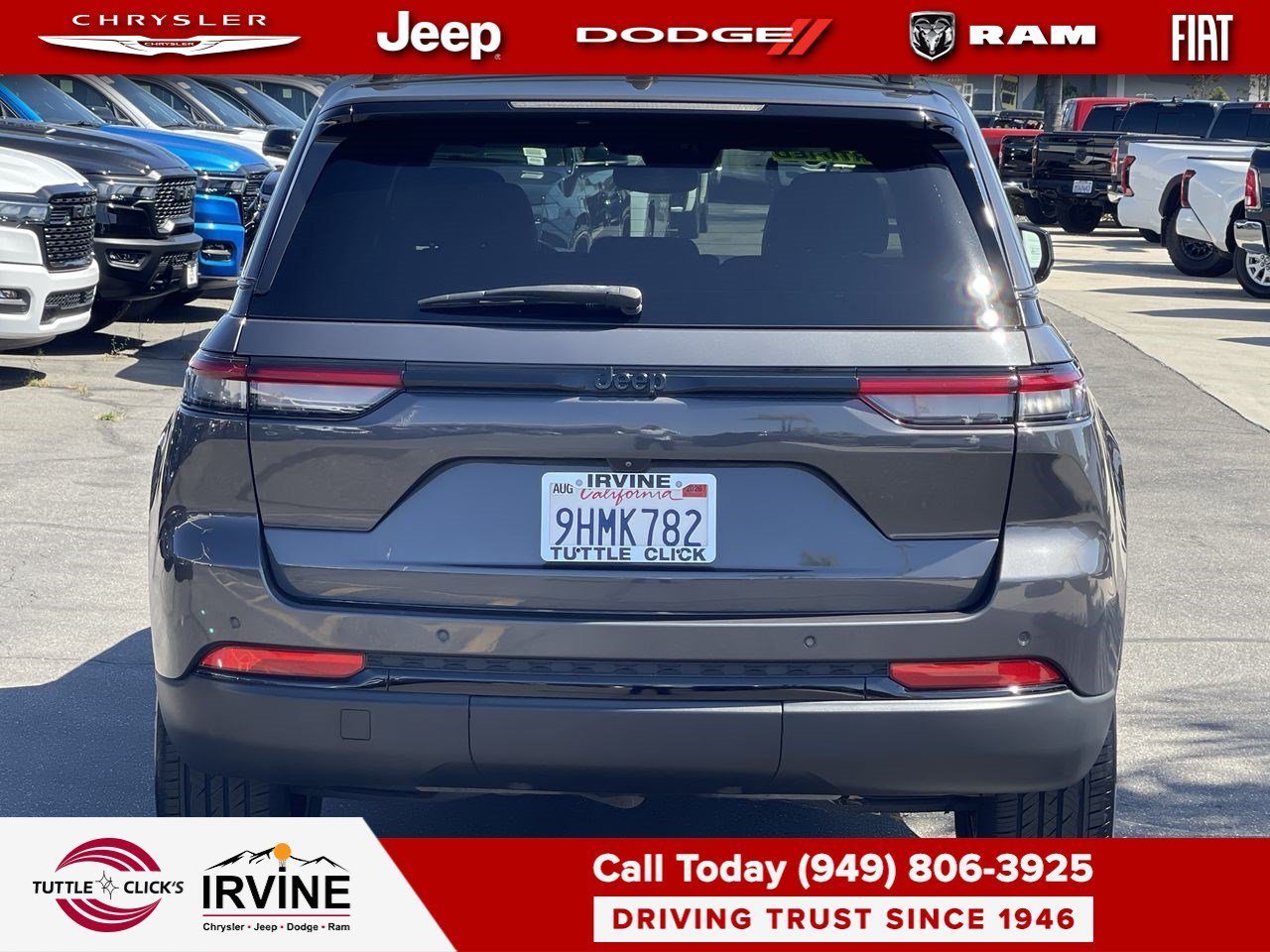 Certified Used 2023 Baltic Gray Metallic Clearcoat Jeep Altitude image 5