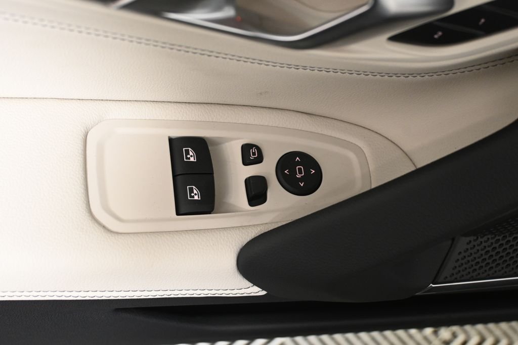 New 2026 Black Sapphire Metallic BMW sDrive30i image 36