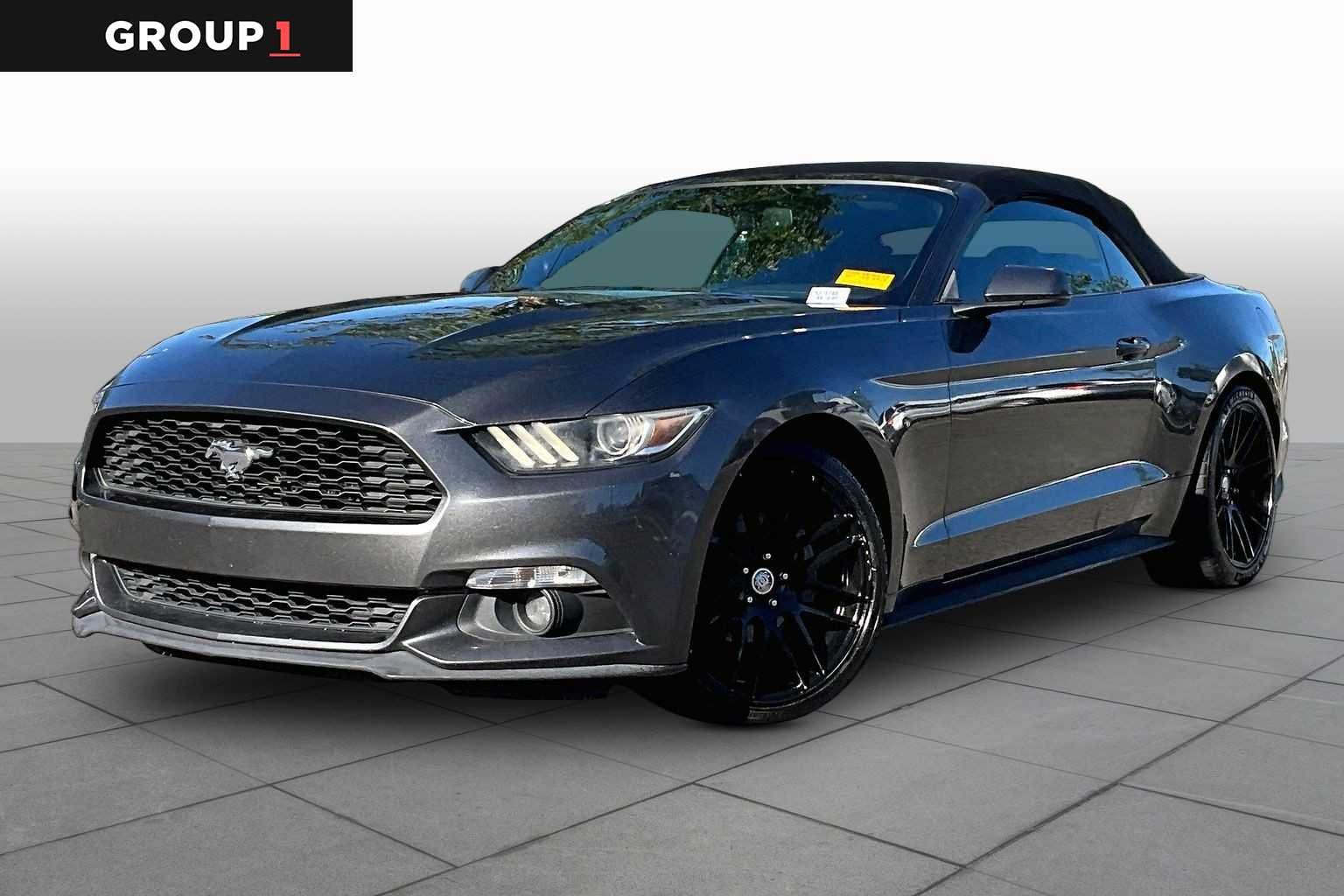 2015 Ford Mustang EcoBoost Convertible Premium's photo