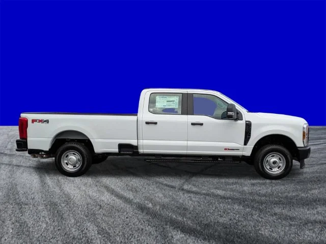 New 2027 White Ford XL image 3