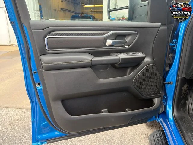 New 2026 Hydro Blue Pearl-Coat Exterior Paint RAM Big Horn/Lone Star image 10