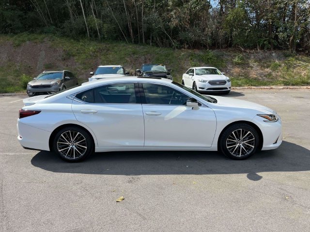 Used 2024 White Lexus 350 image 2